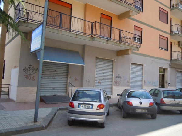 Locale Commerciale in Vendita
