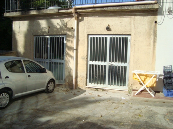 Magazzino in Vendita