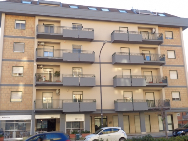 Locale Commerciale in Vendita