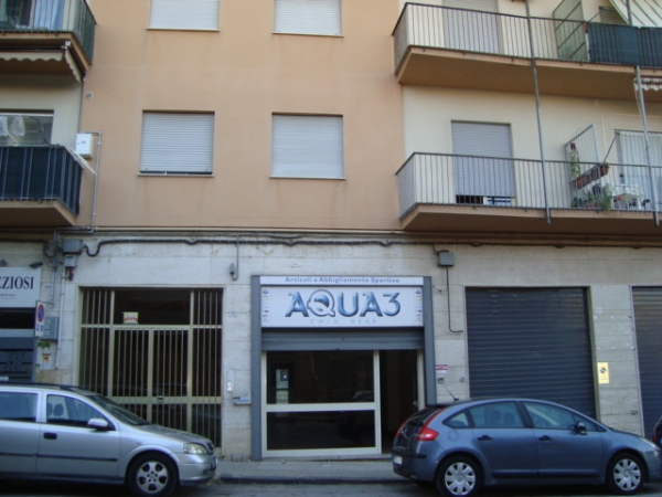 Locale Commerciale in Vendita