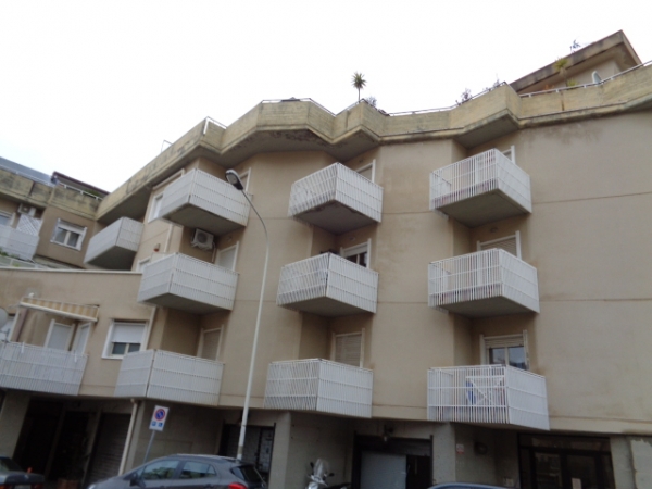 Locale Commerciale in Vendita
